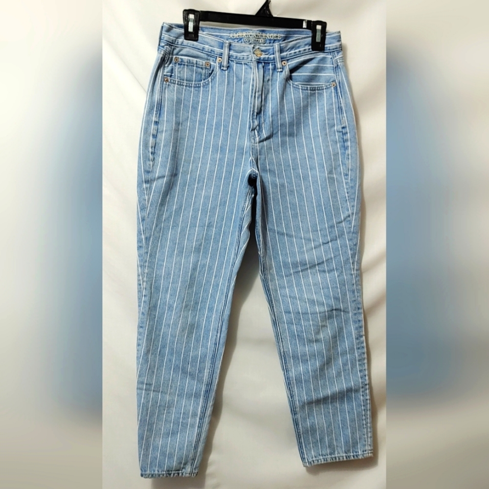 American Eagle Outfitters Pin Striped Mom Jeans  Size 6